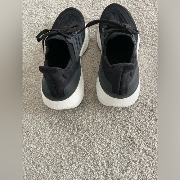 Women’s adidas ultra-boost sneakers. Size 8.5 - Picture 3 of 6